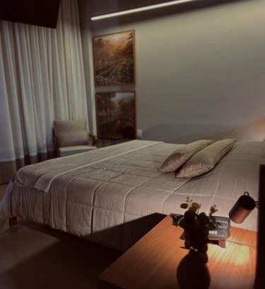 Tres Pontas Hotel | Cozy Café Palace Hotel: Pool, Hot Tub & Breakfast Included