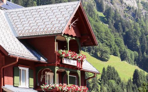Buchboden House | Guest Rated Café Pension zum Jäger with Pet-Friendly Amenities