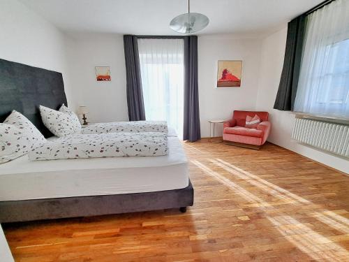 Parcines Bed & Breakfast | Elegant Stay at Café Rudi Living with Restaurant Access