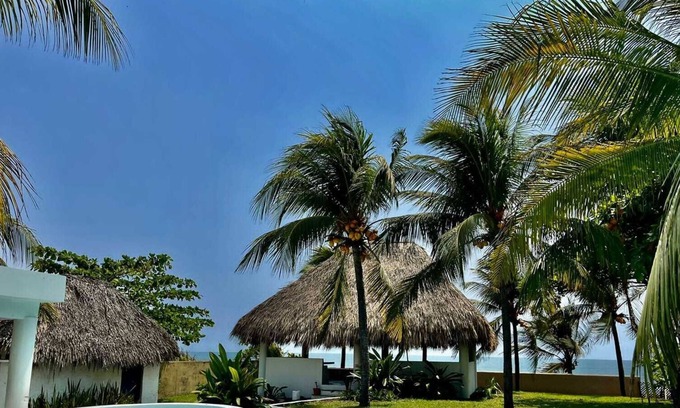 Monterrico House | Cafe Del Mar – Ocean Front Beach House