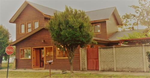 Curacautin House | Cozy Cafe & Hostal Acurruka: Top-Rated with Hot Tub Access