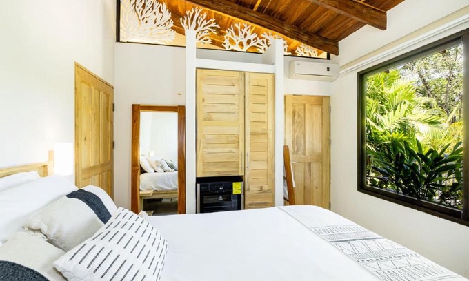 Los Pargos Hotel | Beachfront Bliss at Cafe Playa Negra Hotel - 9/10 Rated