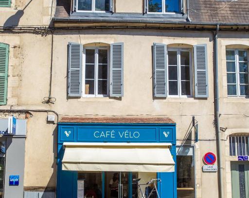 Nevers Apartment | Delightful Stay at Cafe Velo Nevers - Rated 9.2/10!