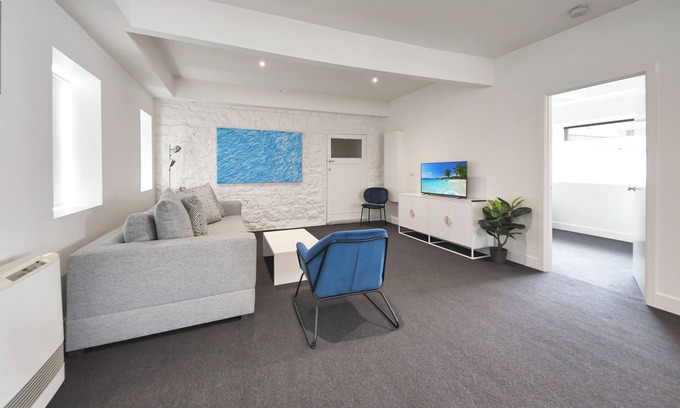 Portland Apartment | Trendy Art House Loft: Cafes and Shops Just Steps Away