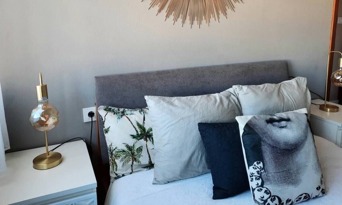 Laracha Apartment | Caión House of Whales - Calma Flat