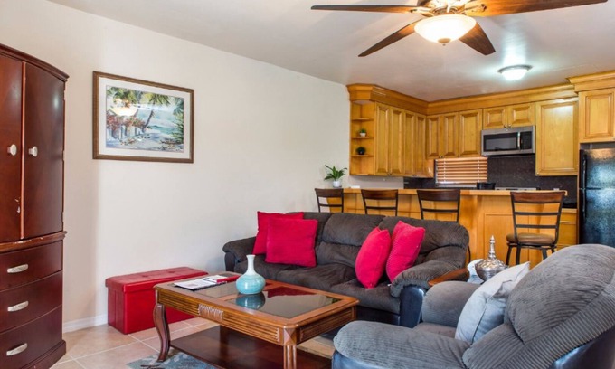 North Caicos Apartment | Relax at Caicos Cactus Residence with Breakfast & Kitchen