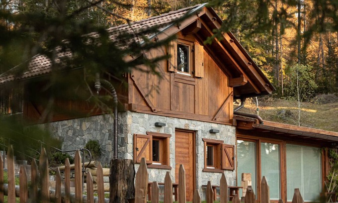Fondo Ski Chalet | Inviting Cain Comfort Chalet: Family and Pet Friendly Retreat