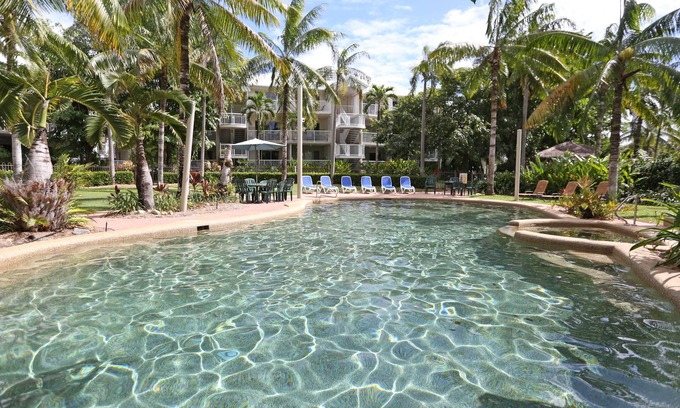 Holloways Beach Apartment | Beachfront Bliss at Cairns Beach Resort - Rated 8.8/10