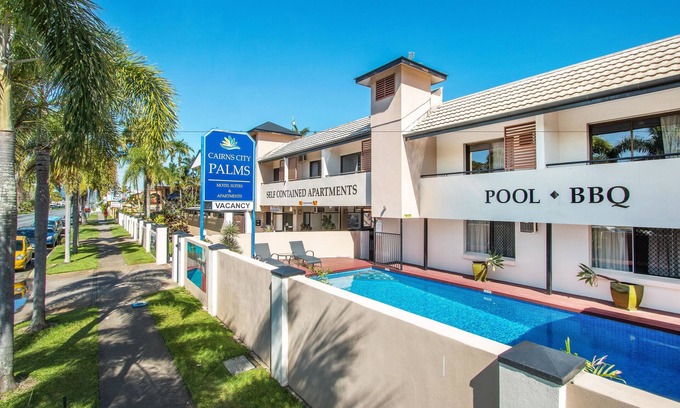 Cairns North Hotel | Discover Cairns City Palms: 4-Star Stay with Pool & Dining