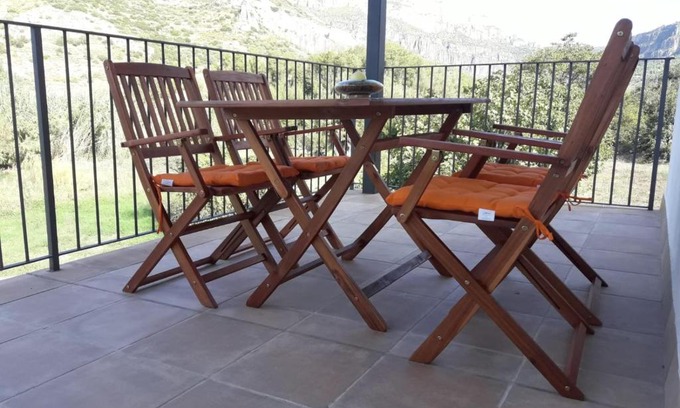 Camarasa Apartment | Guest Favorite: CAL BAR with 9.8/10 Review Score