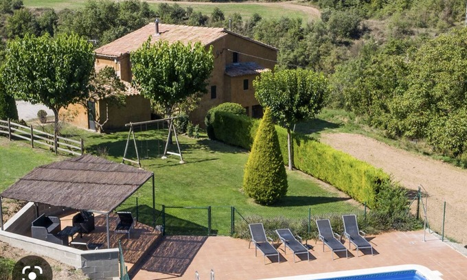 Sagas Cottage | Discover Cal Colom: Scenic Rural Retreat Near Barcelona
