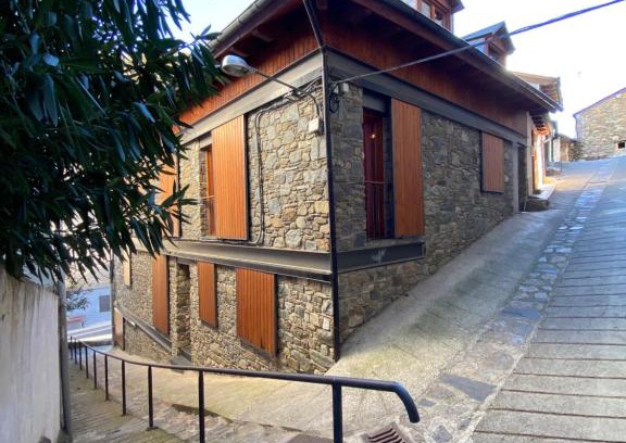Surp Apartment | Pet-Friendly Duplex at CAL DOMÈNEC - Guest Rated 9.5/10