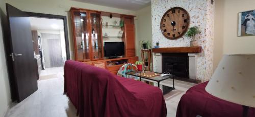 Vinebre Apartment | Cal Felico: Family-Friendly Retreat with Hot Tub & Breakfast