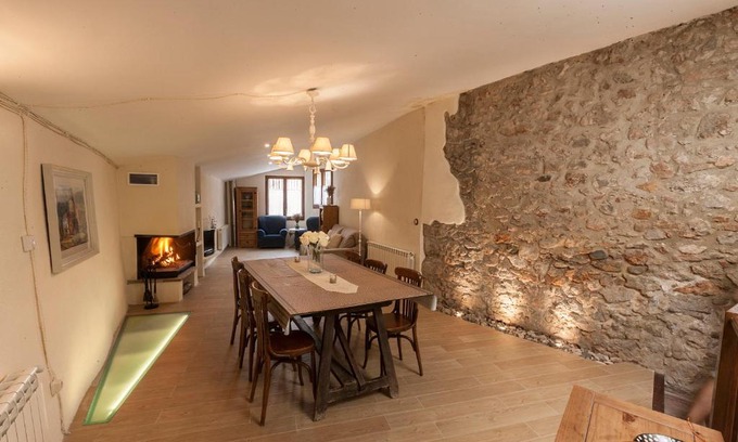 Farena House | Family-Friendly Stay at Cal Martí with 9.3/10 Guest Rating