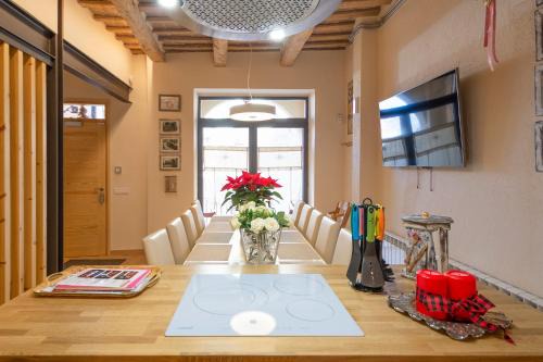 Gironella House | Outstanding Cal Marti de Gironella: Pet & Child Friendly Stay