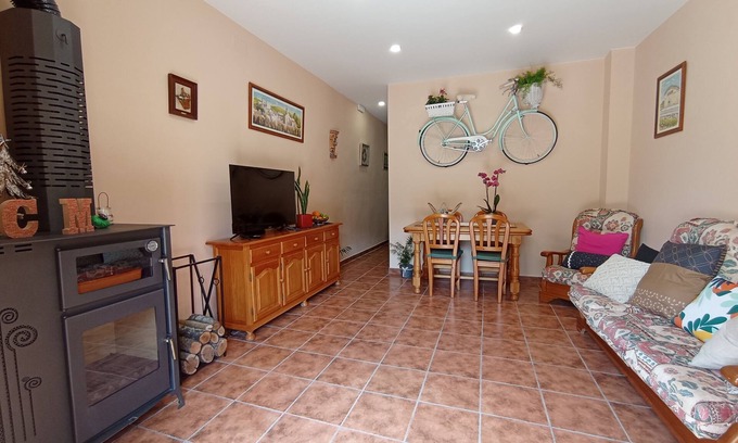 Aiguamurcia Cottage | Discover Family-Friendly Comfort at Cal Masot del Gaià