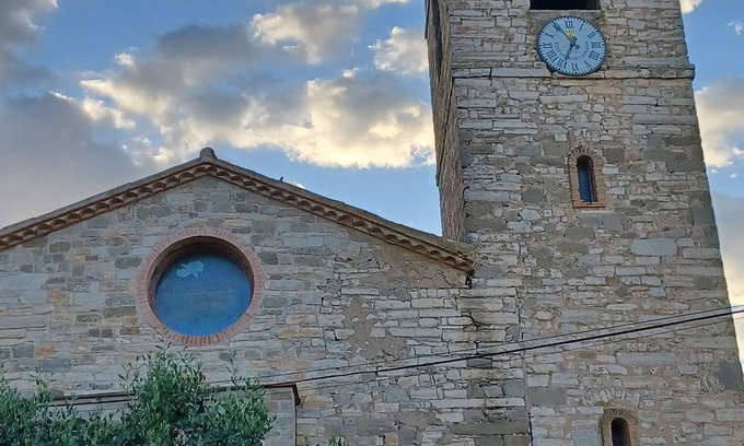 Sant Guim de la Plana House | Cal Massana: Relaxing Retreat with Pool and Spa Amenities