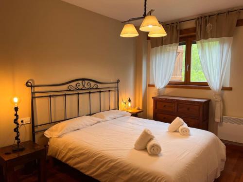 Surp Apartment | Top-Rated Cal Mestre - L'Amfitriona: Family & Pet Friendly