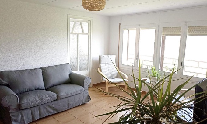 Miravet Apartment | Family-Friendly Retreat at Cal Pigat - Rated 9.2/10