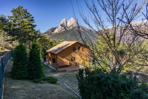 Saldes Ski Chalet | Exceptional Cal Roig - Pedraforca: Pool & Family Friendly