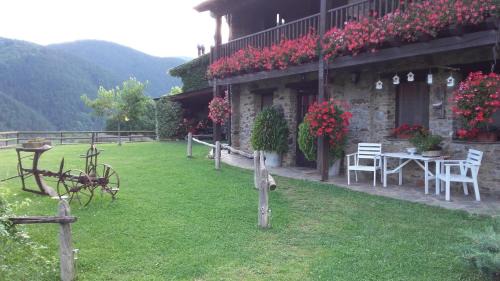 Planoles House | Experience Comfort at Cal Sadurní with Delicious Breakfast