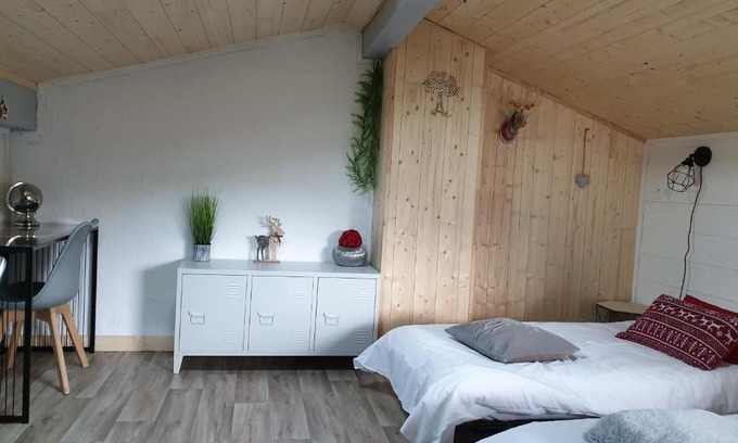 Matemale Apartment | Cal Tistu: Oceanfront Retreat with Spa and Hot Tub
