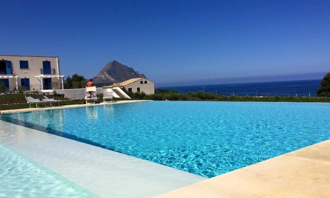 Macari Bed & Breakfast | Discover Cala Azzurra Macari: Beachfront Bliss Awaits
