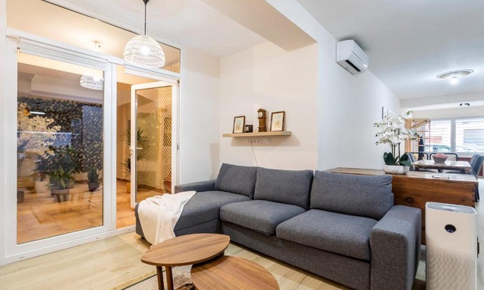 El Cabanyal Apartment | Modern Apartment Near the Beach with Free Wi-Fi Access