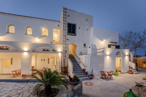 Procida House | Relax at Cala Cala: Rooms, Restaurant & Unique Farm Stay