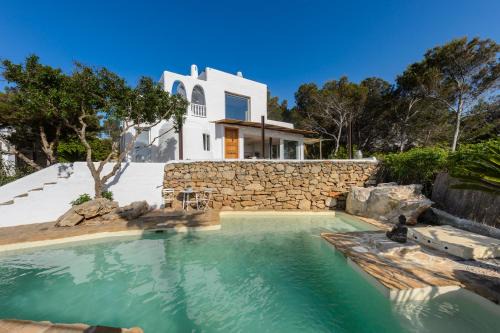 Cap Negret Villa | Experience Cala Salada with Scenic Sunset Views & Pools