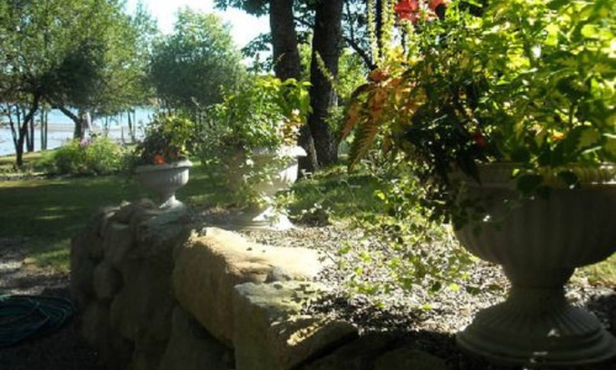 Calais Bed & Breakfast | Guest Rated: Calais Crossing B&B with Family-Friendly Amenities
