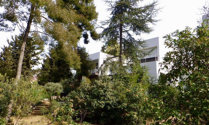 Bandol Apartment | Guest Rated 10/10: Calanques T2 with Oceanfront Amenities