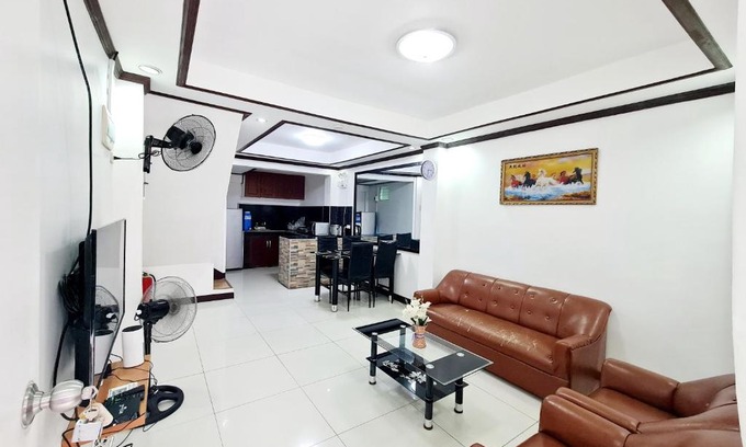 Calapan House | Unforgettable Stay at Calapan Transient House Acacia L37