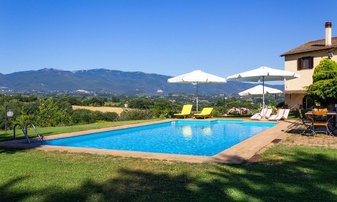 Tarano Villa | Beautiful CalaSabina Villa with Pool Near Rome - 10/10 Rating