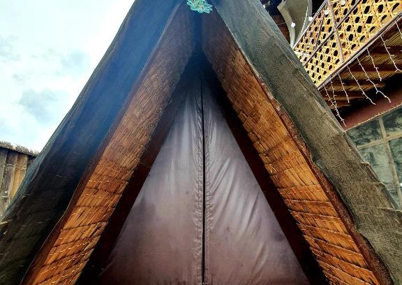 Calatagan Cabin | Beachfront Bahay Kubo in Calatagan - Pet Friendly Stay