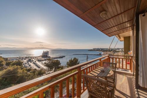 Rafina-Pikermi Apartment | Caldera Hotel: Ideal Location Near Athens & Oceanfront Views