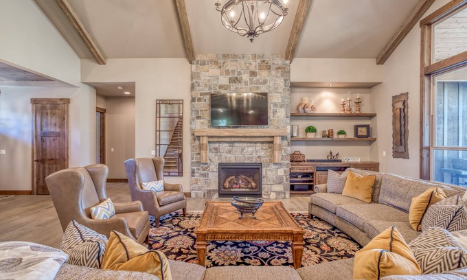 Sunriver House | Lavish Stays at Caldera Springs Maison du Poulet