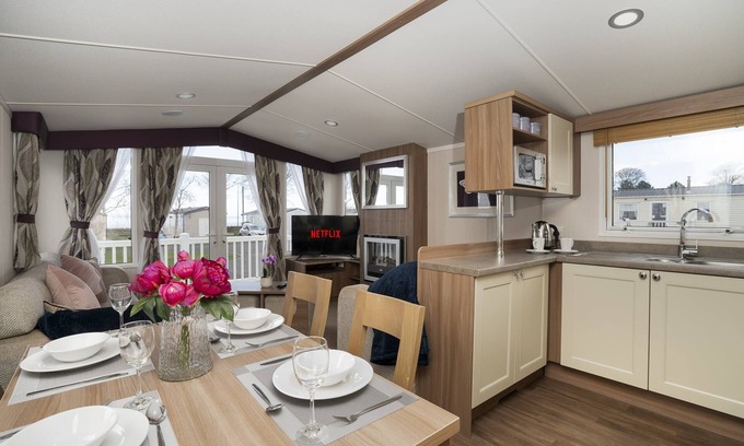 Prestonpans Apartment | Oceanfront 3-Bed Caravan with Family-Friendly Amenities