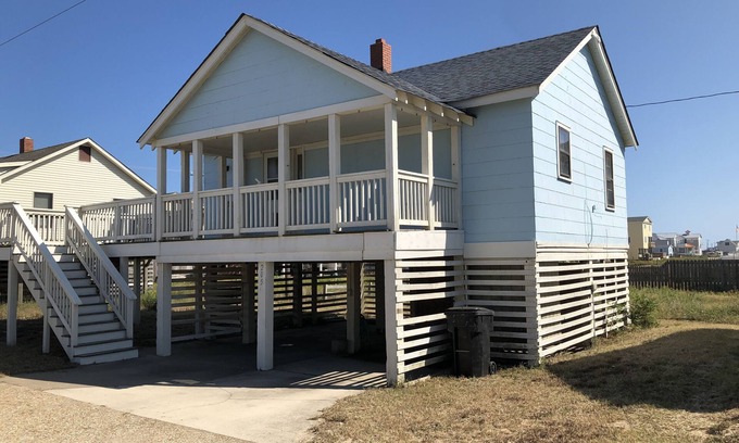 Kitty Hawk Cottage | Calico Jack's Galley: Oceanfront Retreat with Pool Access