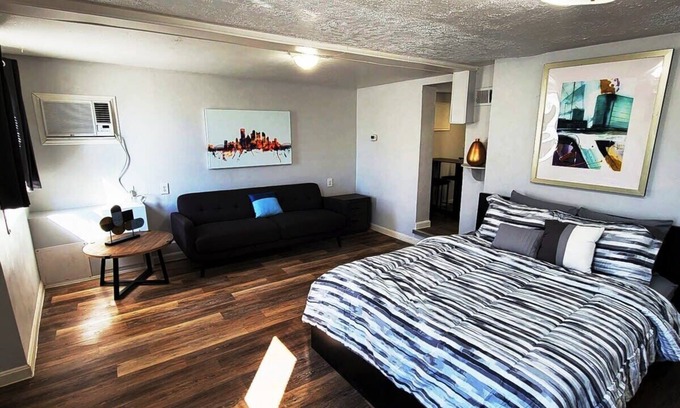 Marshall-Shadeland Apartment | Modern 1BR California Ave Quarters with Great Amenities