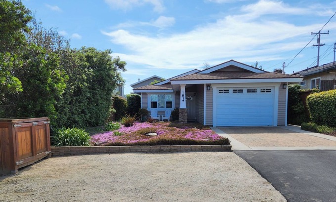 Baywood-Los Osos House | Beachfront California Craftsman Cottage with Full Kitchen