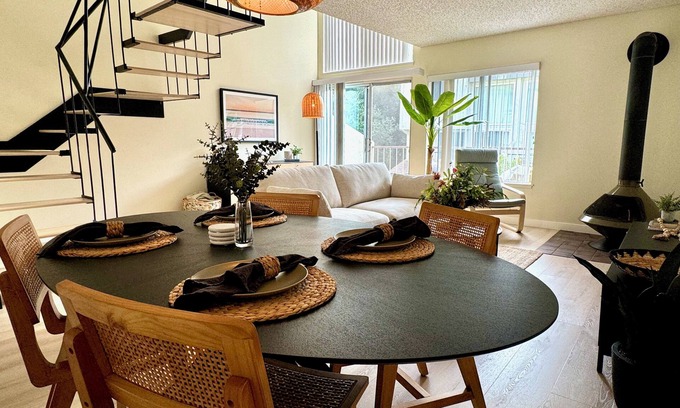 Carpinteria Condo | California Dreamin': Chic & Modern Beach Condo