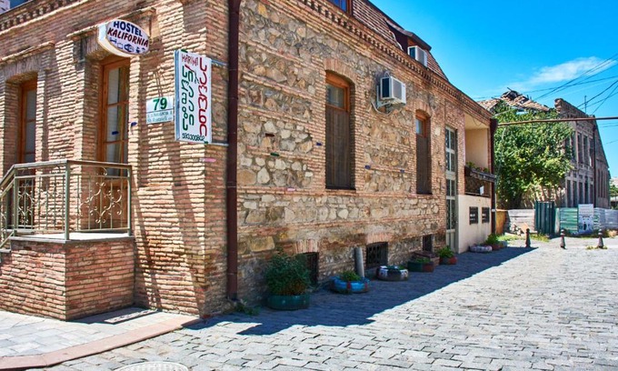 Gori House | Budget-Friendly California Guest House with Family Amenities