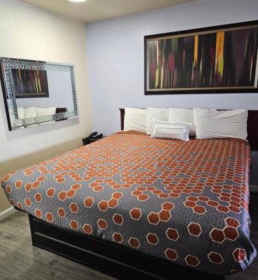 Calexico Hotel | Pet-Friendly California Suites Motel with Kitchen Access