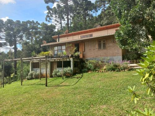 Goncalves Ski Chalet | Caliluma: Pet-Friendly Retreat with Breakfast & Eco Amenities