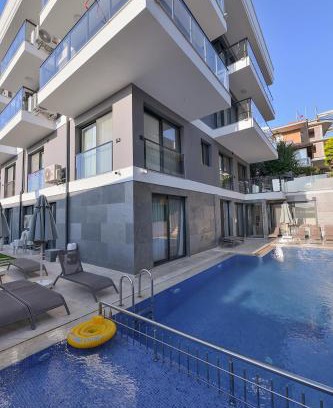 Cesme Apartment | Family-Focused Çalış Suites Hotel with Oceanfront Views