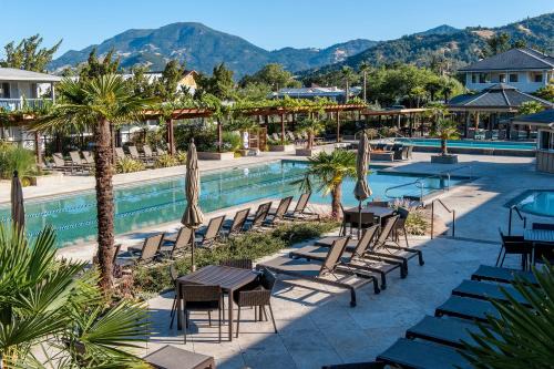 Calistoga Hotel | Relaxing Retreat at Calistoga Spa Hot Springs with Ocean View