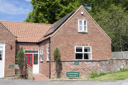Sledmere House | Pet-Friendly Retreat at Call Out Cottage for Families