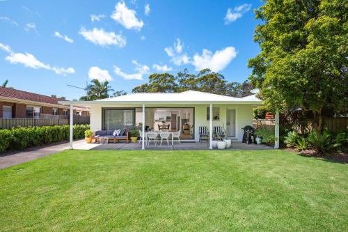 Callala Beach House | Inviting Callala Dreams - Steps from the Beach with Hot Tub