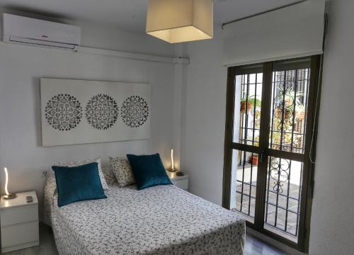 San Basilio Apartment | Discover Calle San Basilio - Patios: Pet-Friendly Escape